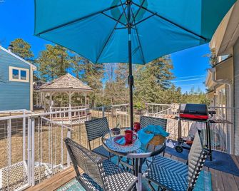 Eclectic Home w/ Deck: 4 Miles to Ski Cloudcroft! - Cloudcroft - Balcón