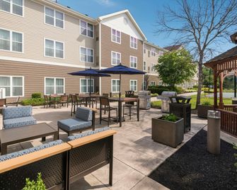 Homewood Suites by Hilton Philadelphia/Mt. Laurel - Mount Laurel - Patio