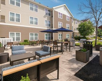 Homewood Suites by Hilton Philadelphia/Mt. Laurel - Mount Laurel - Patio