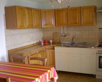 Appartamenti Grivola - Aymavilles - Kitchen