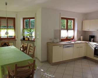 Vacation like at home - spacious and beautiful apartment in Burgebrach - Trabelsdorf - Cocina