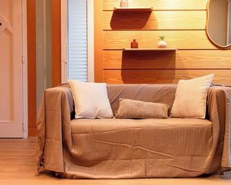 Premium Spa Chalet - Sauna & Jacuzzi - 20min Paris - Gif-sur-Yvette - Salon