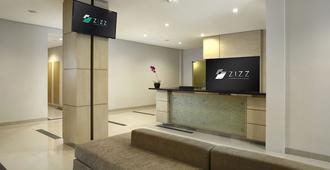 Zizz Convention Hotel - North Kuta - Resepsiyon