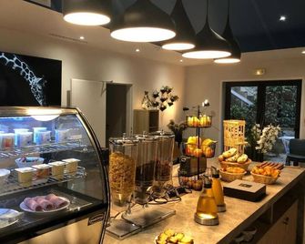 Hôtel Cantosorgue - L'Isle-sur-la-Sorgue - Buffet