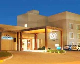 Howard Johnson by Wyndham Rio Cuarto Casino - Río Cuarto - Building