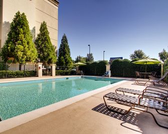 Holiday Inn Express Atlanta-Kennesaw By IHG - Kennesaw - Piscina