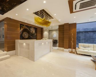 Hotel Rezaas - Ahmedabad - Recepción