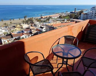 Spectacular bird´s-eye view from the top apartment to the Mediterranean Sea - Estepona - Parveke