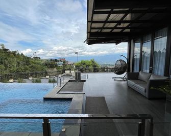 Anemos Resort By Tamastu - Bogor - Pool