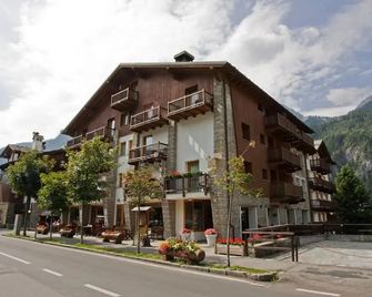 Residence Le Grand Chalet - Courmayeur - Rakennus