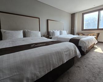 Yeosu Narsha Hotel - Yeosu - Schlafzimmer