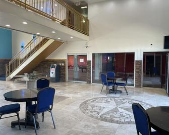 Alien Residence Inn - Pecos - Lobby
