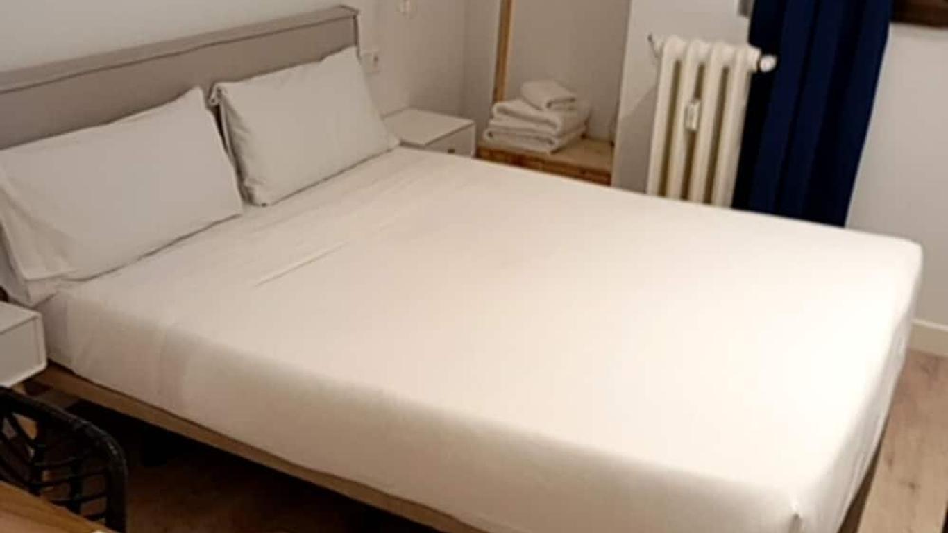 Hostal Manuela by gaiarooms