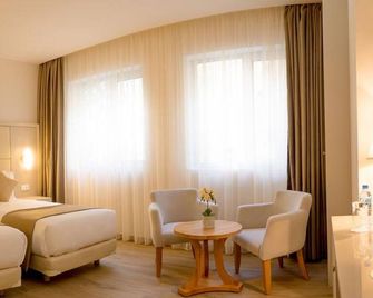 Hotel Sidi Yahia - Cezayir - Yatak Odası