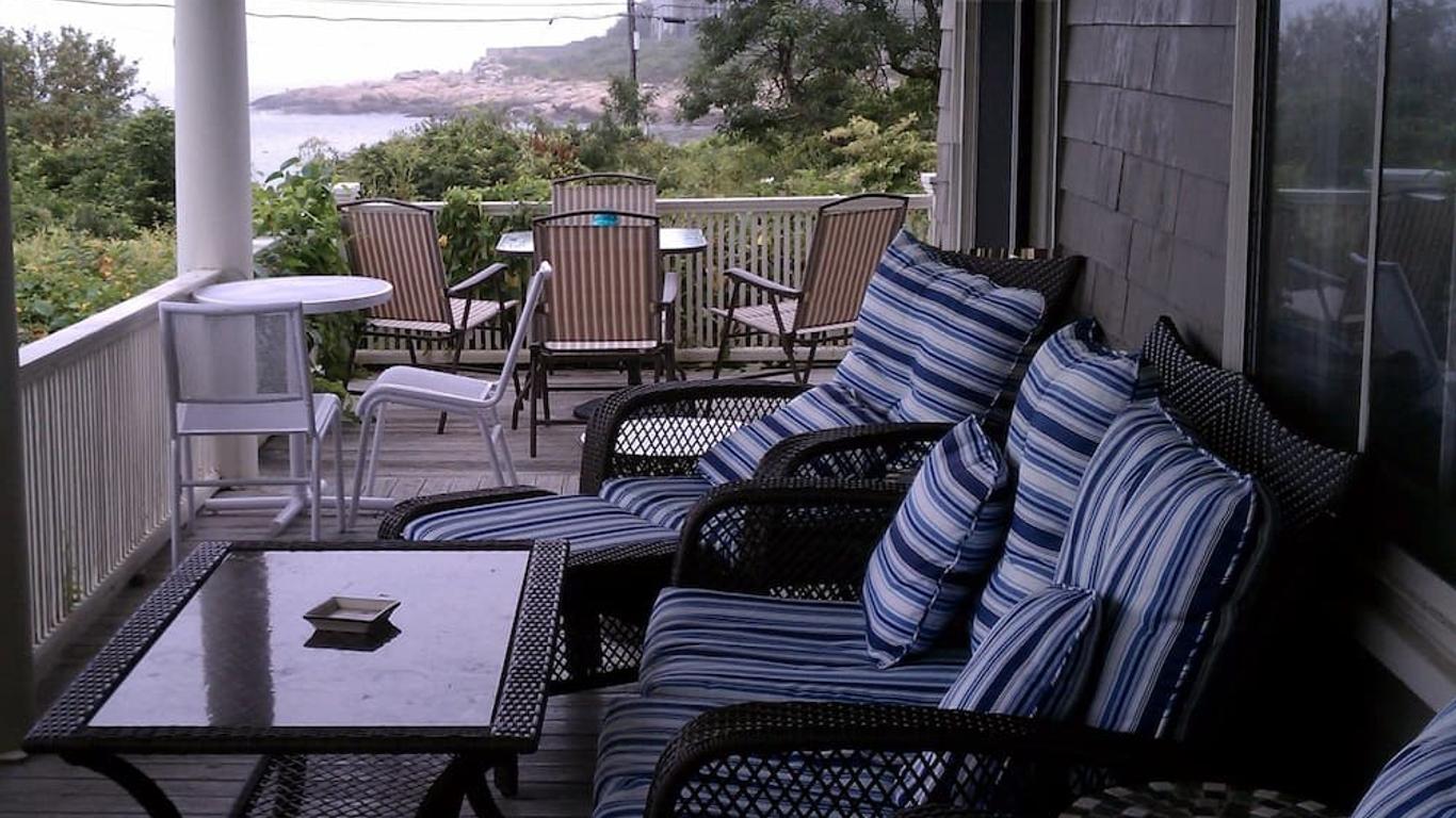 Seafarer Inn