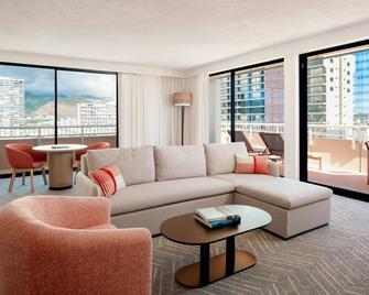 The Ambassador Hotel of Waikiki, Tapestry Collection by Hilton - Honolulu - Living room