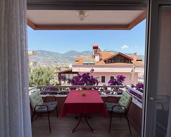 Duplex House on the Castle Road with a Sea view - Alanya - Balcón