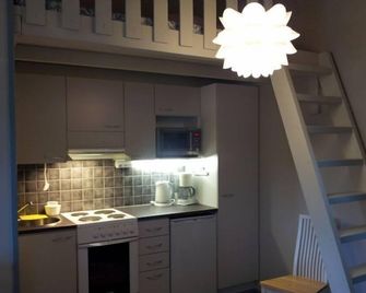 만시카하리우 홀리데이 캠프 - 레파비르타 - 주방