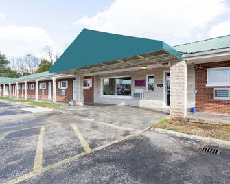 OYO Hotel Cave City Ky - Cave City - Gebäude