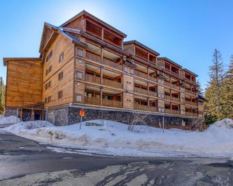 Penthouse condo in great location w/ shared sauna, hot tub, & pool + ski access - Government Camp - Edificio