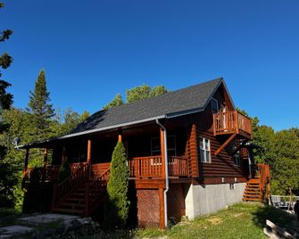 Escarpment Heights Motel - Tobermory