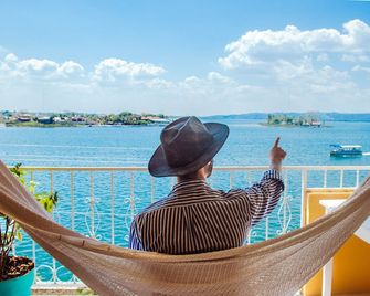 Hotel Santana - Flores - Balcony