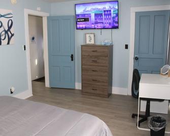 The Modern Gem With Game Room! Pet Friendly - Saint Marys - Schlafzimmer