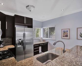 Beach Isles Modern 1BR Apartment in Fort Lauderdale - Fort Lauderdale - Cuisine