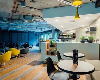 أبارتامنتي كوليجيا - غدانسك - بار