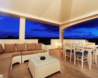 Residenze Gli Ulivi - Orosei - Wohnzimmer