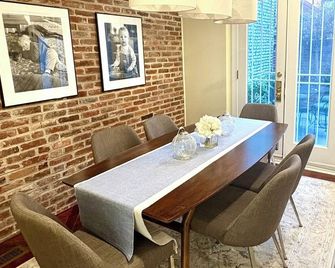 Gorgeous Georgetown entire Row Home with elevator - واشنطن د.ك. - غرفة طعام