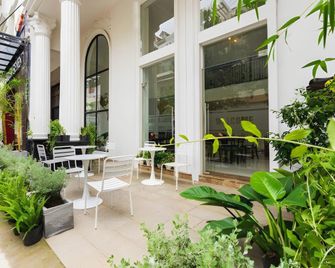 Diamond Boutique - Ho Chi Minh - Patio