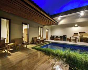 Mahayoga Ubud Private Pool Villa Spa And Resto - Denpasar - Alberca