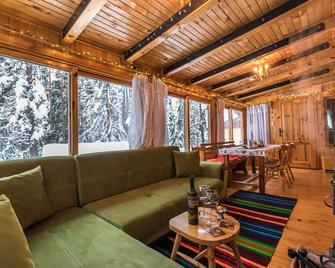 Life House, where you can feel the nature with your heart - Belitsa - Sala de estar