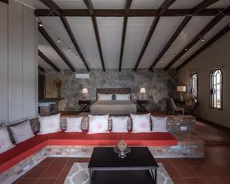 Secret Harbour Boutique Hotel and Marina - Lance aux Épines