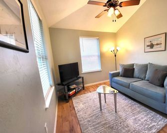 Sandpiper Wing 1st Flr Downtown Clean - Cedar Key - Soggiorno