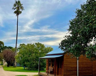 Tread Lightly Willunga Cabins - Willunga - Outdoor view