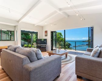 Beachfront Enclosure Bay - Oneroa - Sala de estar