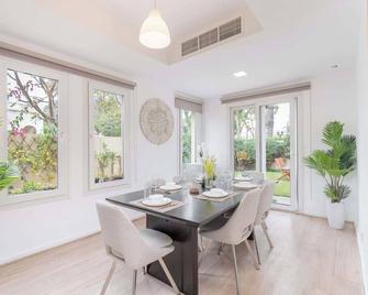 Peaceful 3BR Villa in Springs Community - Sleeps 7 - Dubai - Sala pranzo