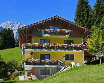 Apartment/flat, shower and bath, WC, balcony - Haus Elisabeth - Mühlbach am Hochkönig - Building
