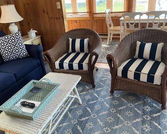 Beachside Cottage on Newfound Lake - Bristol - Sala de estar