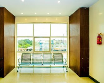 Oyo 19124 Rd Inn - Hoskote - Lobby