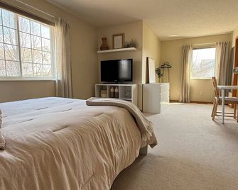 The Haven - Your Home Base - Plymouth - Bedroom