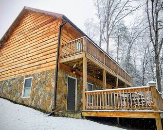 Fiddlers Cabin - Galax - Building