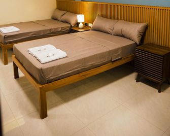 Cloudbeds Inn - Laoag - Bedroom