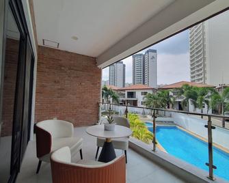 Koregon Pool Villas - Mabalacat - Balcony