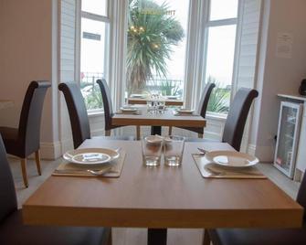 Carmel House - Llandudno - Dining room