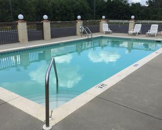 Regency Inn - Milton - Pool