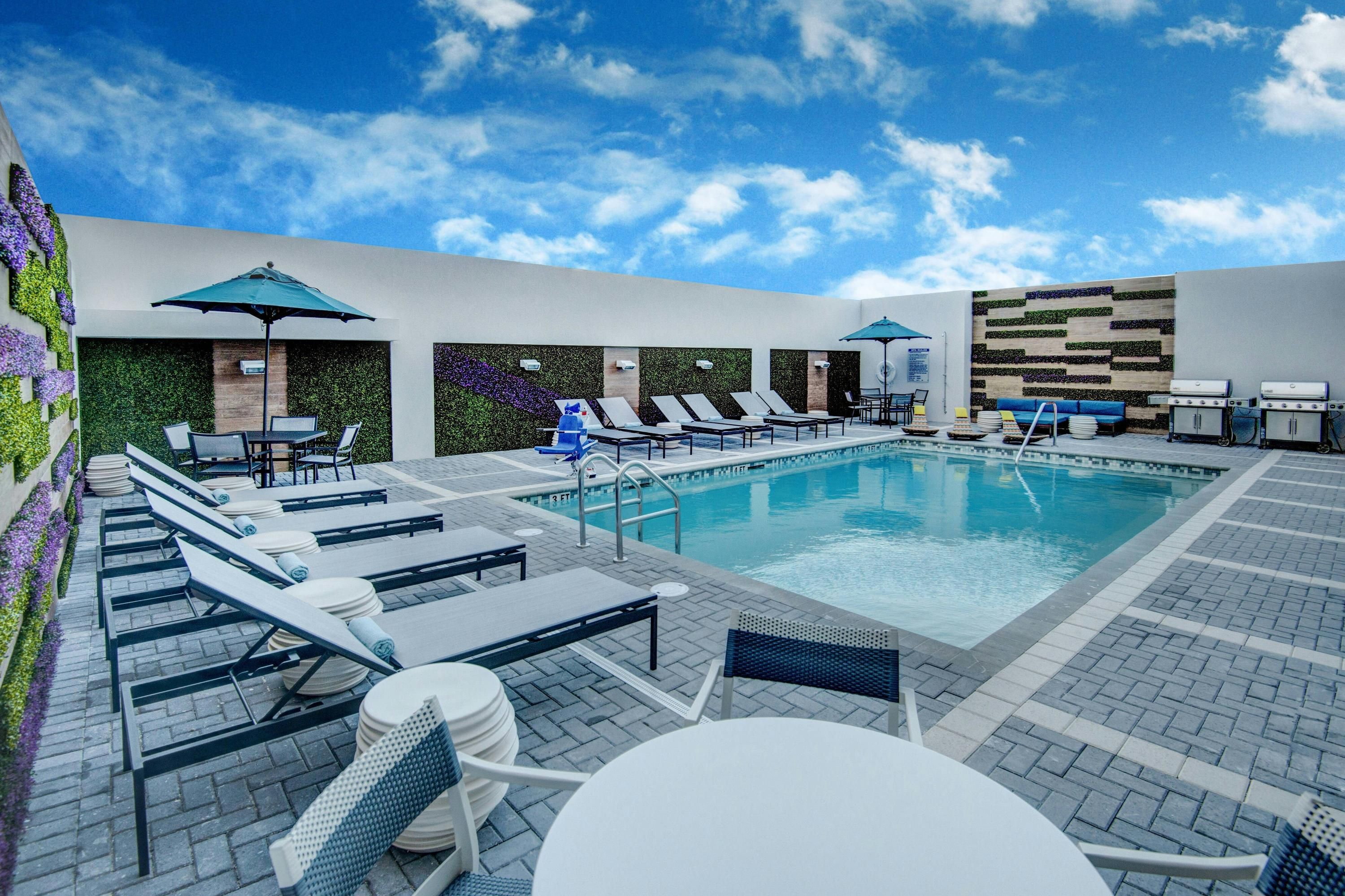 TownePlace Suites by Marriott Miami Airport - Miami - Piscina