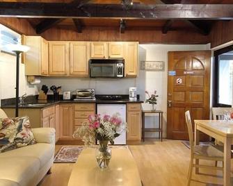 Tradewind Bungalow, in Kailua on Oahu - Kailua - Kuchnia